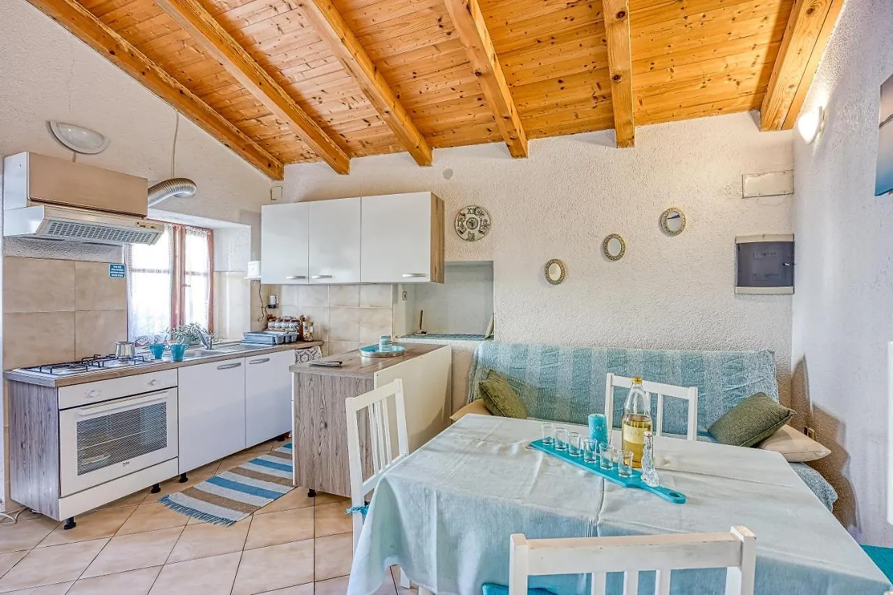 Beli Old Town Apartment - Happy Rentals Croatia